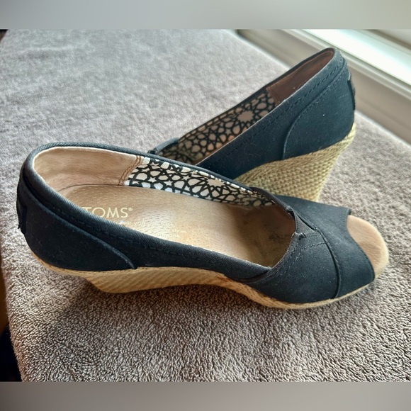 Cute little wedges - Picture 2 of 5